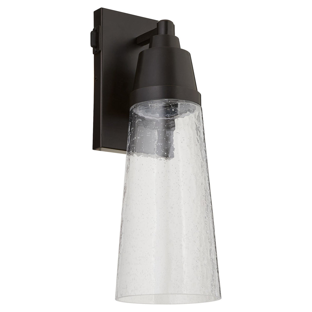QuorumAltamonteLED Lantern