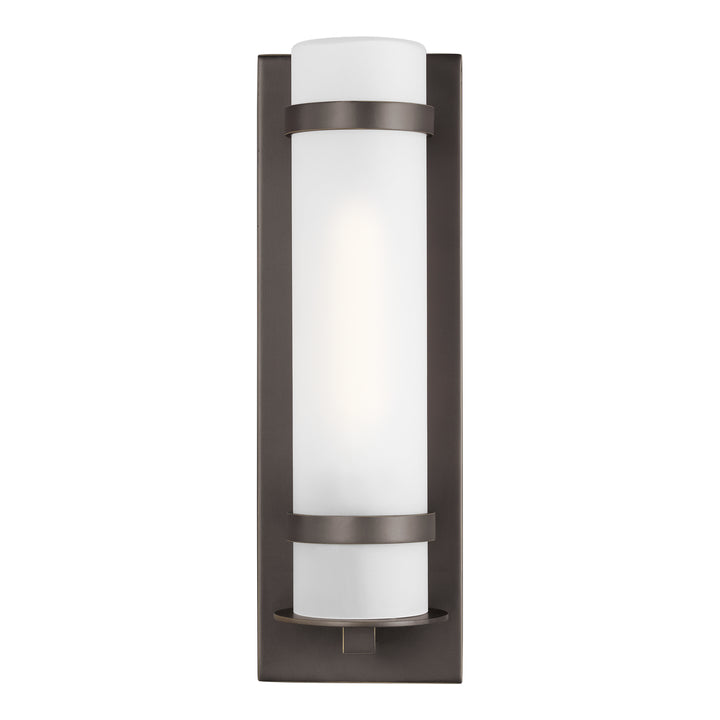 Generation Lighting. One Light Outdoor Wall Lantern