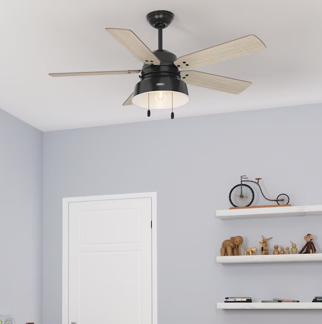 Hunter Fan Mill Valley 52" Indoor/Outdoor Pull Chain Ceiling Fan with 5W LED