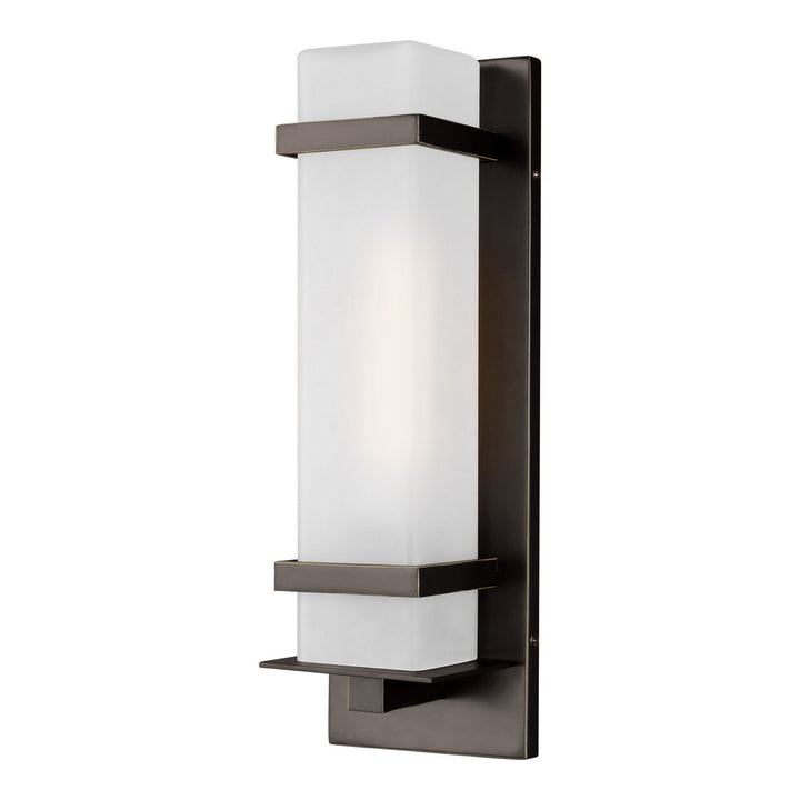 Generation Lighting. One Light Outdoor Wall Lantern