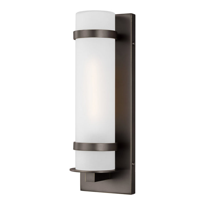 Generation Lighting. One Light Outdoor Wall Lantern