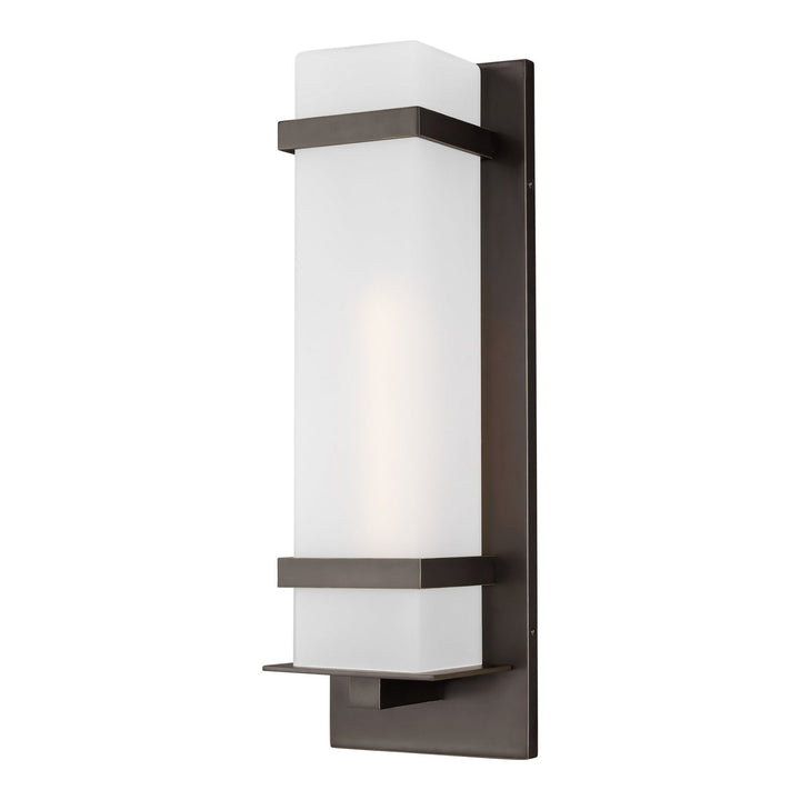 Generation Lighting. One Light Outdoor Wall Lantern