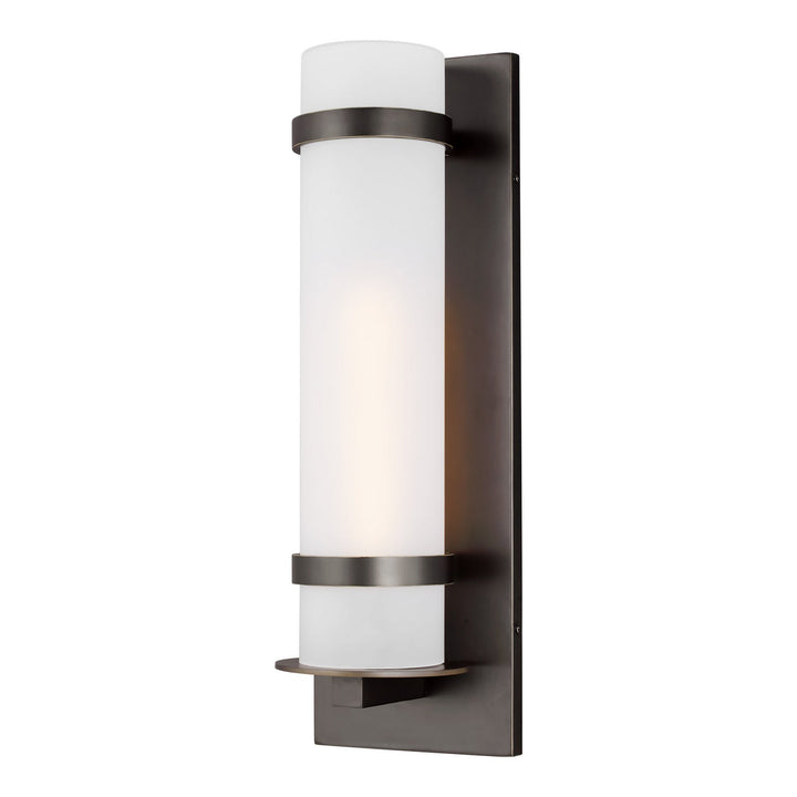 Generation Lighting. One Light Outdoor Wall Lantern