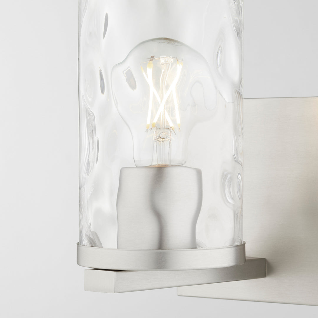 Quorum One Light Wall Mount