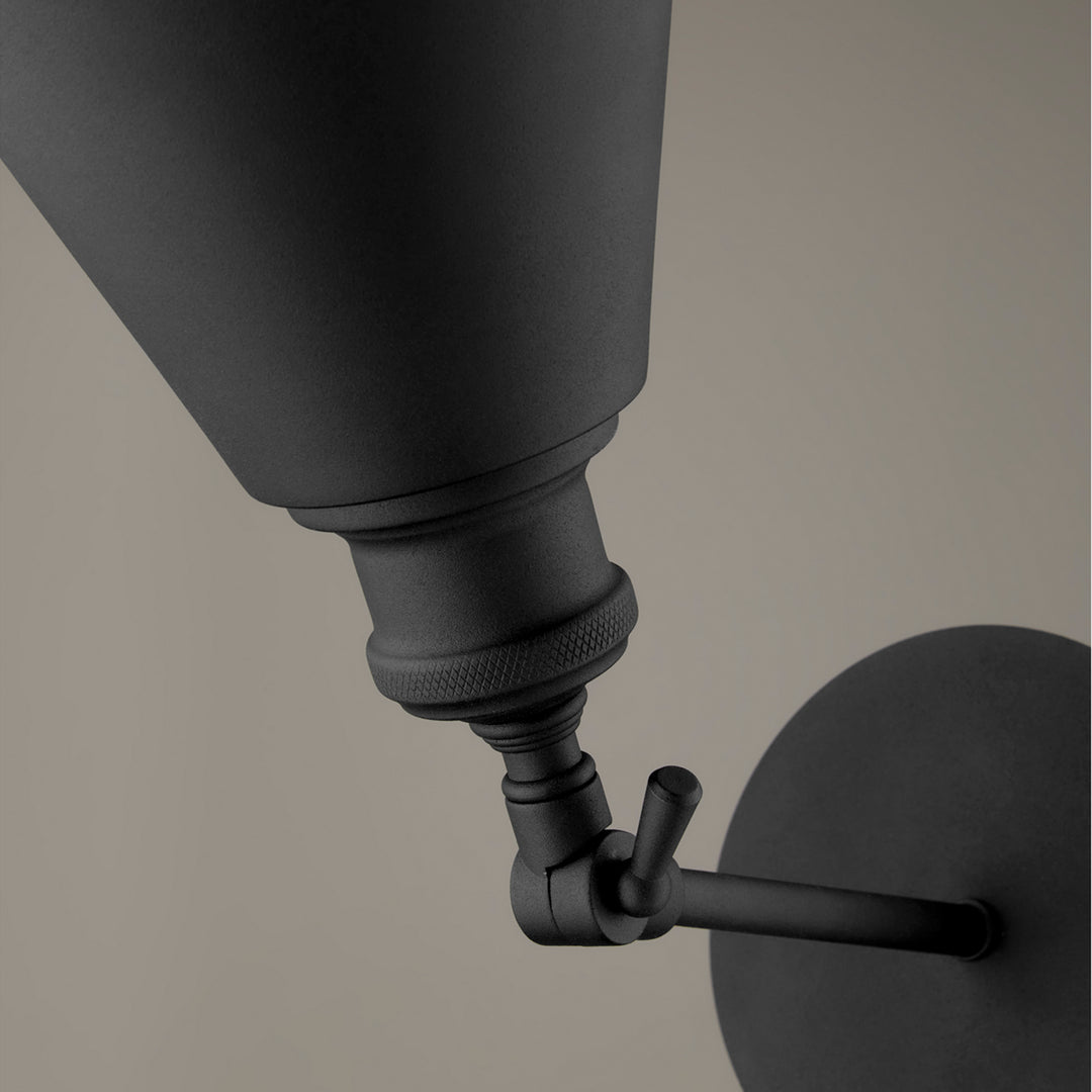 Quorum One Light Wall Mount