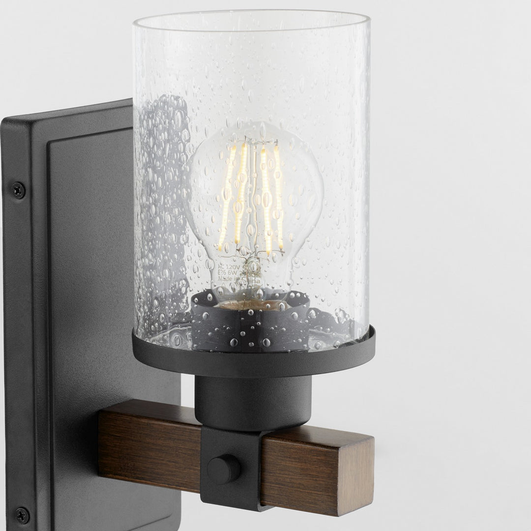 Quorum One Light Wall Mount