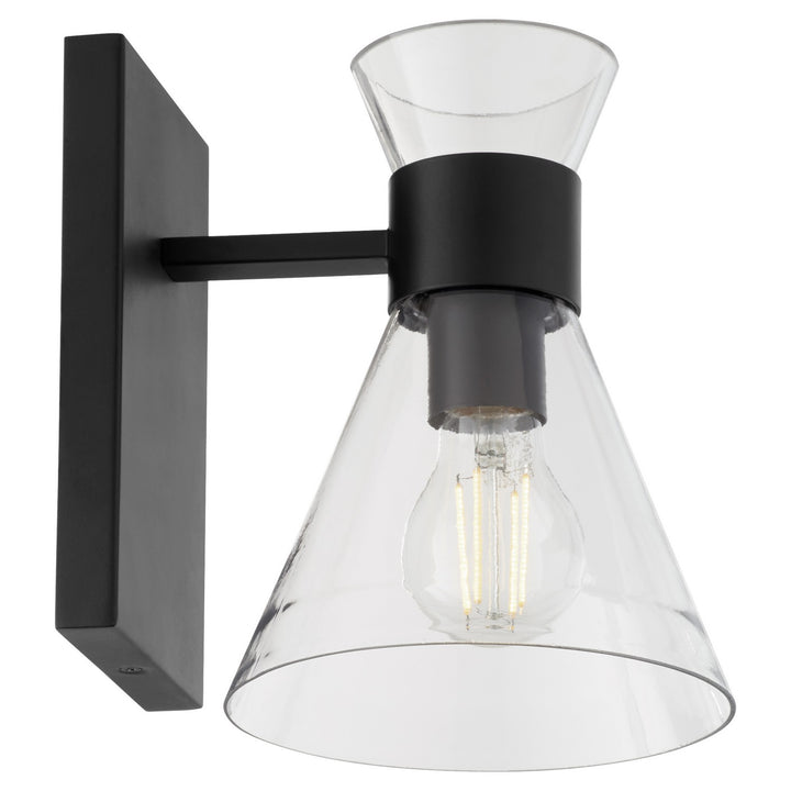 Quorum One Light Wall Mount