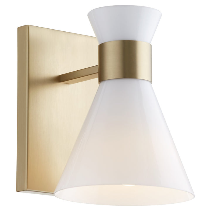 Quorum One Light Wall Mount